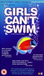 Девушки не умеют плавать (2000) постер